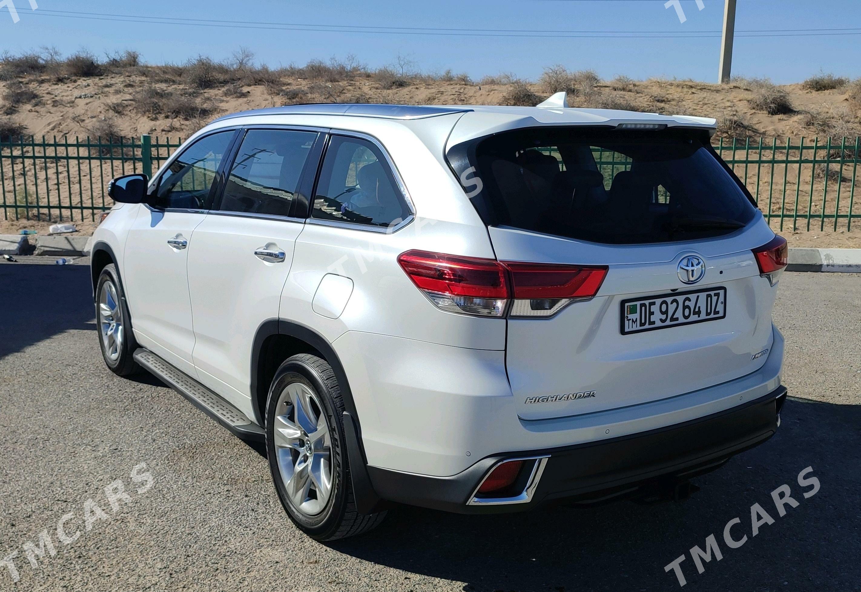 Toyota Highlander 2018 - 520 000 TMT - Türkmenbaşy etr. - img 4