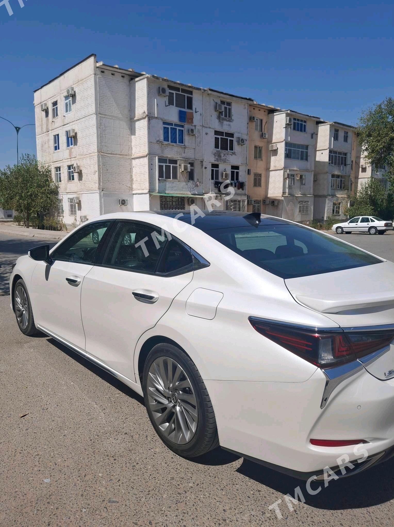 Lexus ES 350 2019 - 620 000 TMT - 11 мкр - img 4