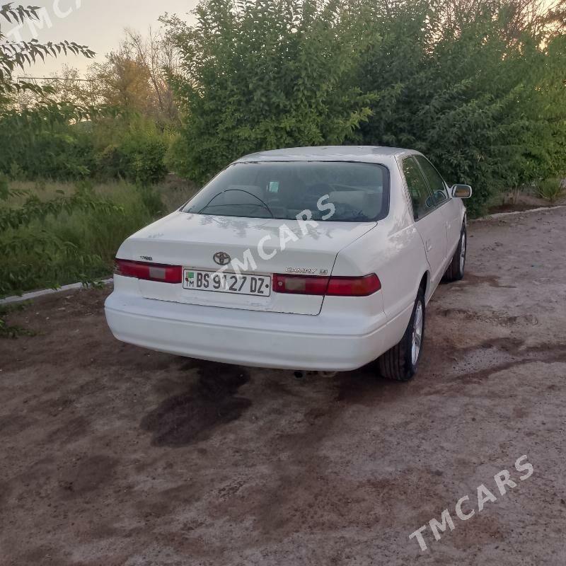 Toyota Camry 1998 - 90 000 TMT - етр. Туркменбаши - img 4