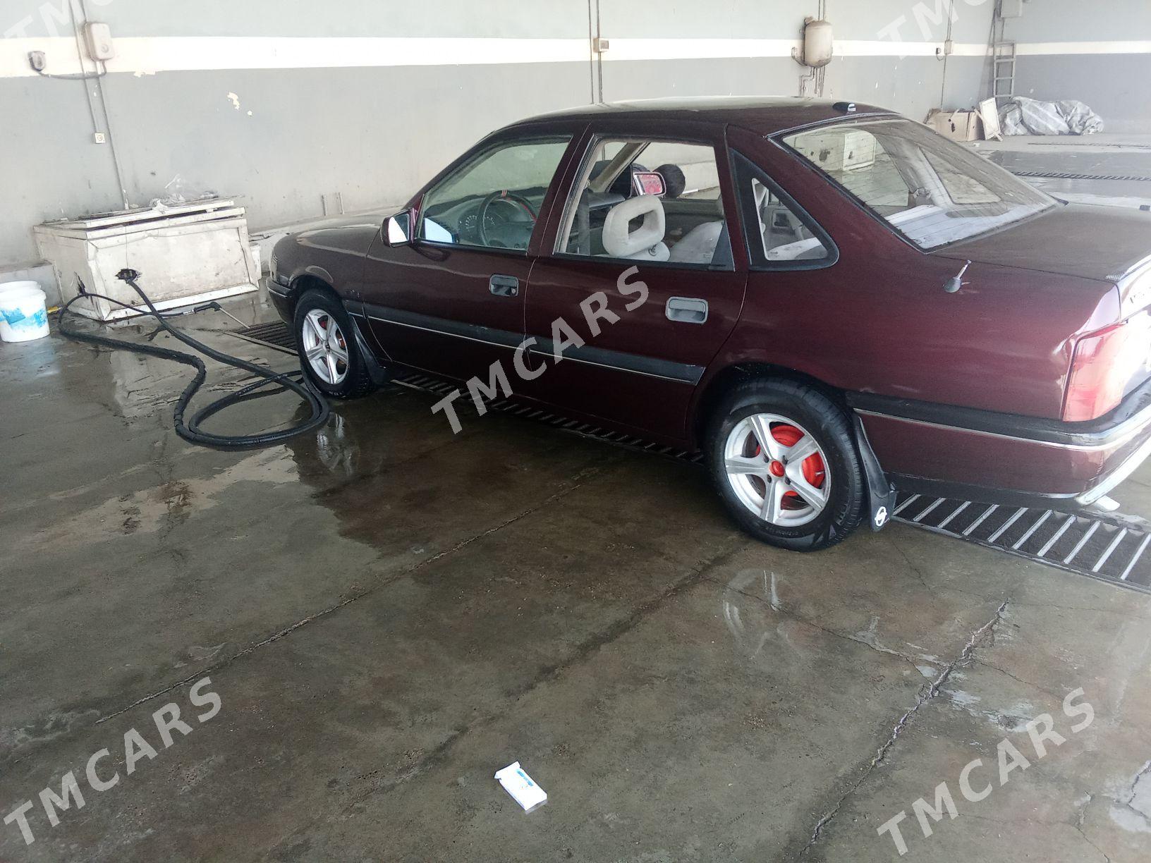 Opel Vectra 1990 - 30 000 TMT - Mary - img 3
