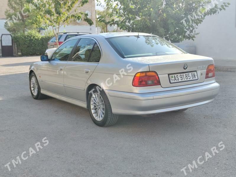 BMW E39 2001 - 155 000 TMT - Балканабат - img 4