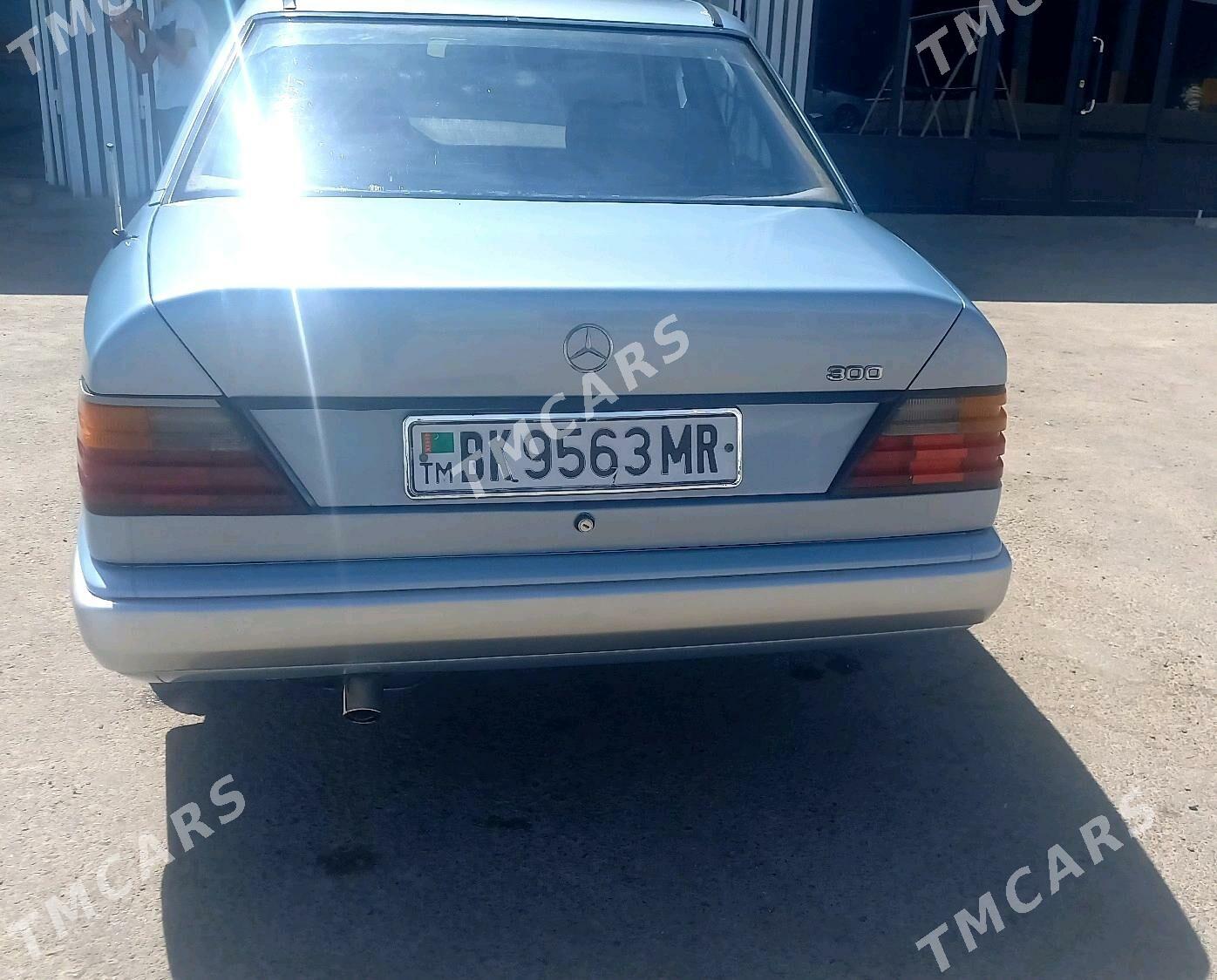 Mercedes-Benz 230E 1989 - 42 000 TMT - Сакарчага - img 4