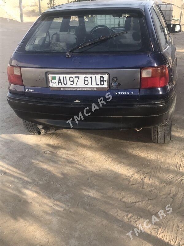Opel Astra 1993 - 30 000 TMT - Darganata - img 2