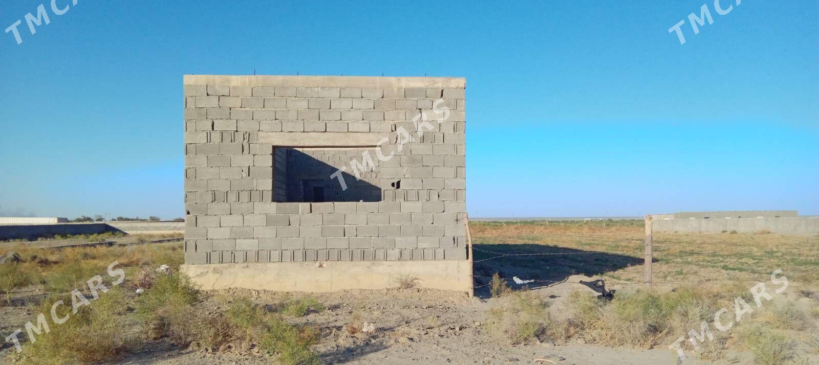 Arçman obasy 16 sotak yer - Bäherden - img 2