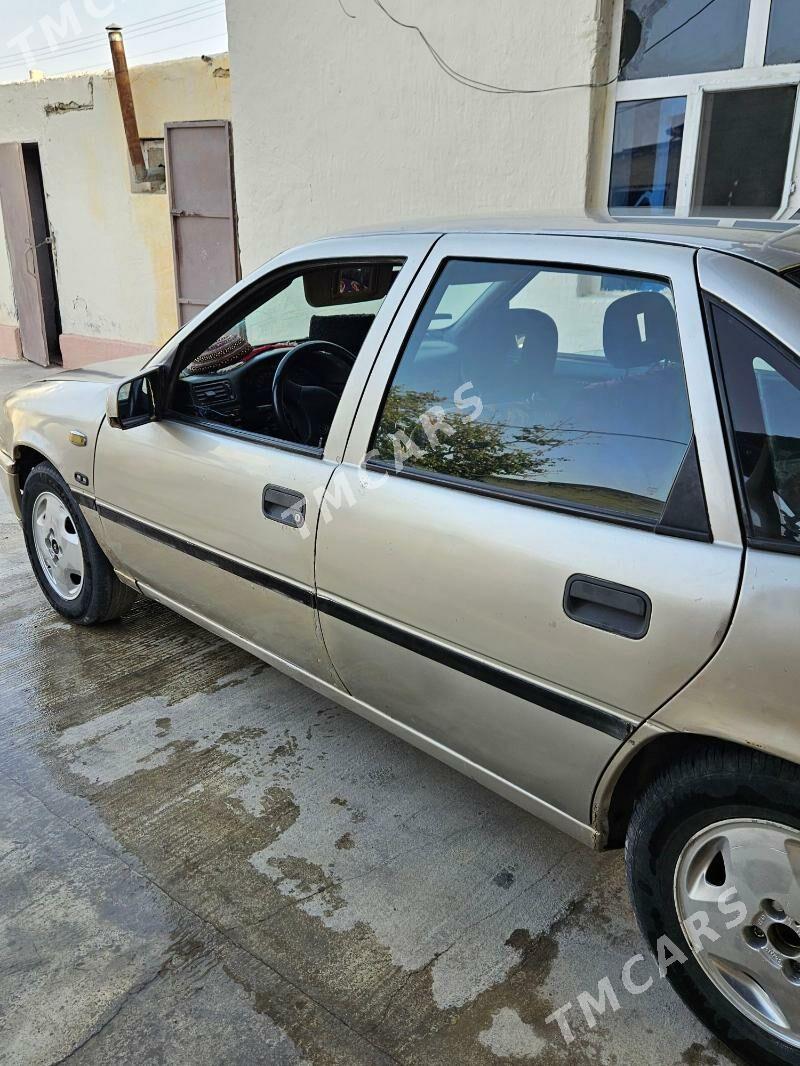 Opel Vectra 1990 - 23 000 TMT - Бахарден - img 4