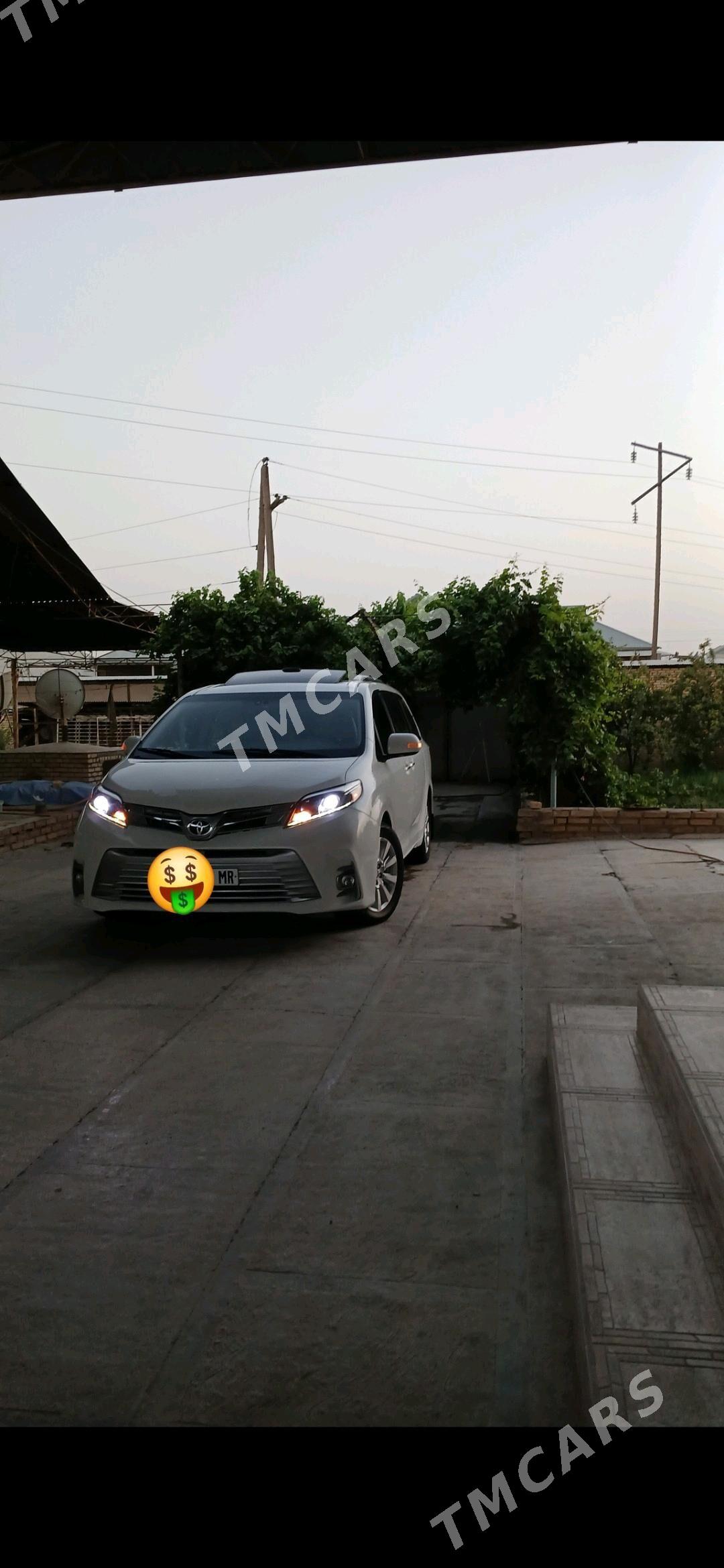 Toyota Sienna 2019 - 480 000 TMT - Мары - img 8