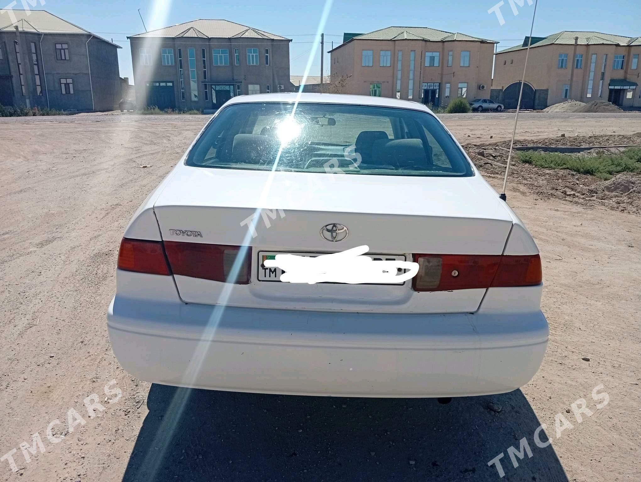 Toyota Camry 2000 - 110 000 TMT - етр. Туркменбаши - img 4
