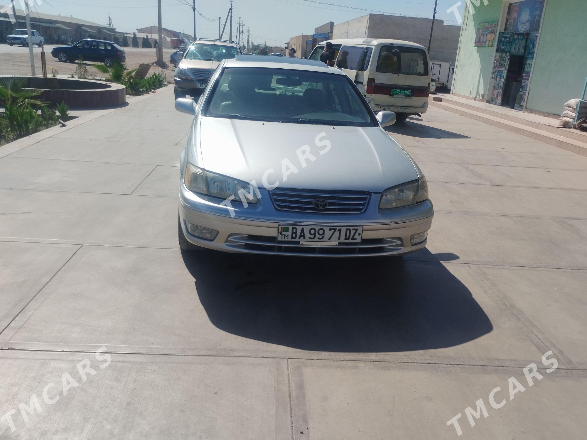 Toyota Camry 2001 - 135 000 TMT - Губадаг - img 4