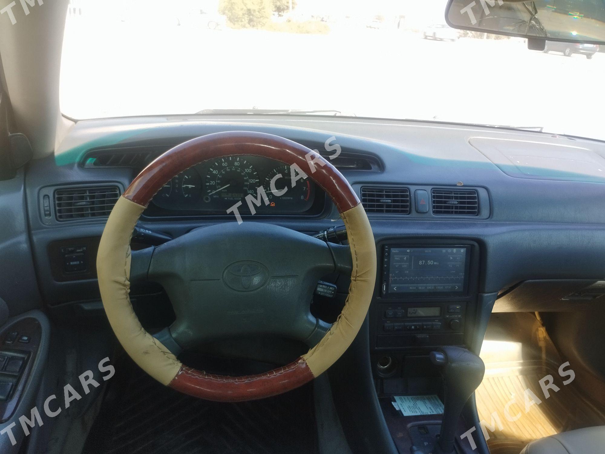 Toyota Camry 2001 - 135 000 TMT - Губадаг - img 5