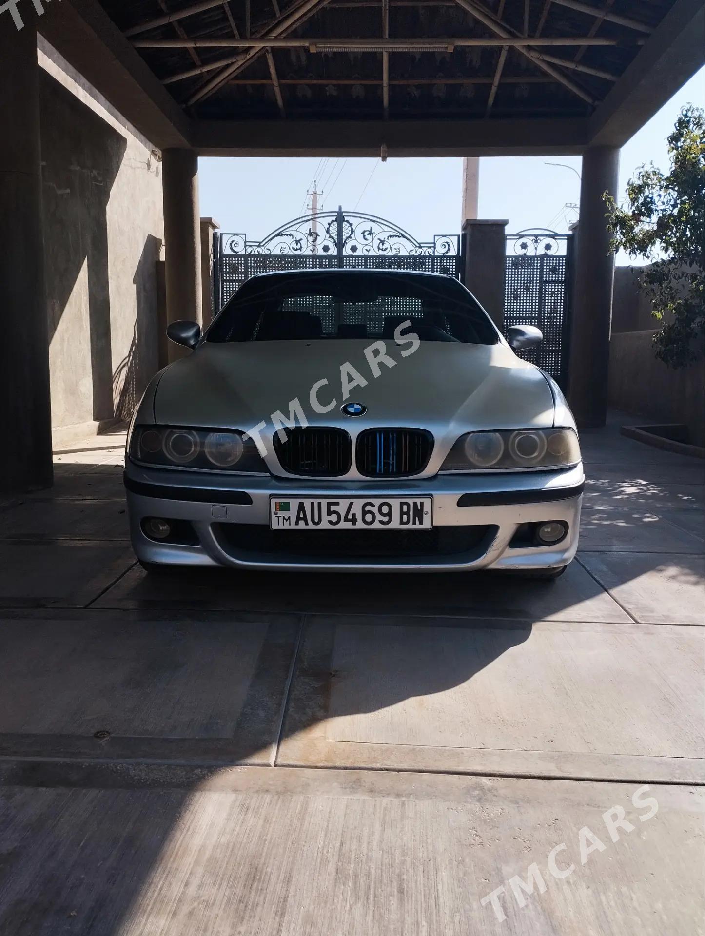 BMW E39 2000 - 115 000 TMT - Балканабат - img 6