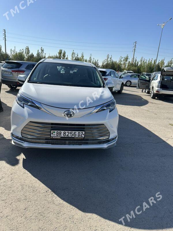 Toyota Sienna 2022 - 460 000 TMT - Daşoguz - img 4