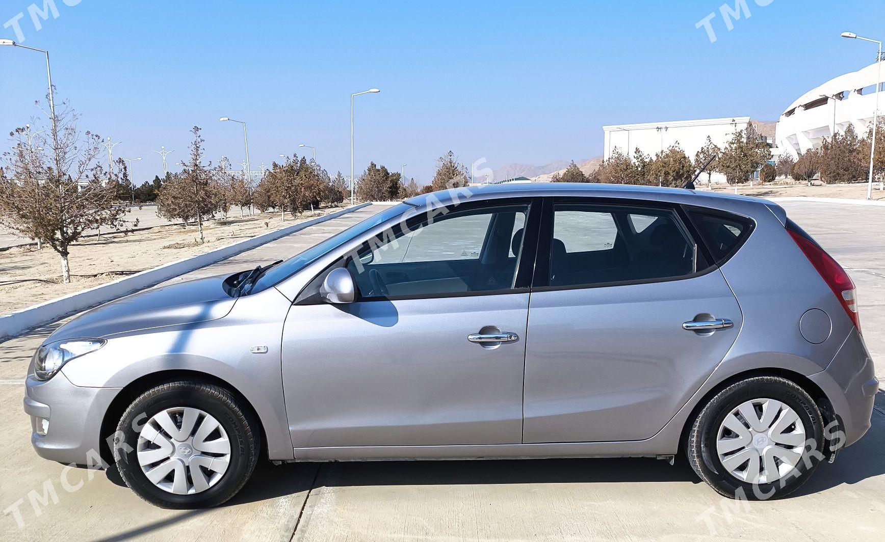 Hyundai I30 2011 - 124 000 TMT - Балканабат - img 4