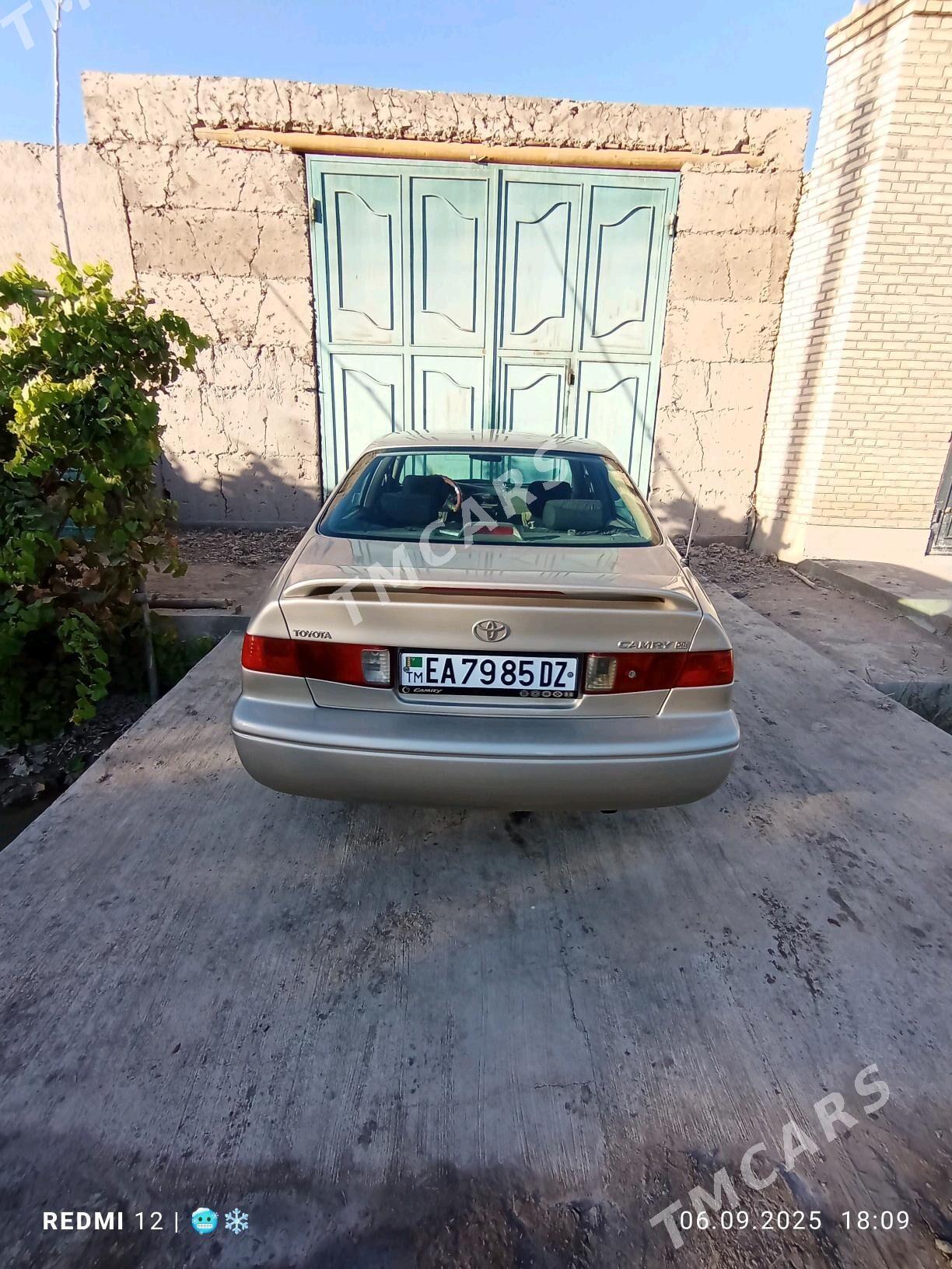 Toyota Camry 2001 - 150 000 TMT - Köneürgenç - img 3