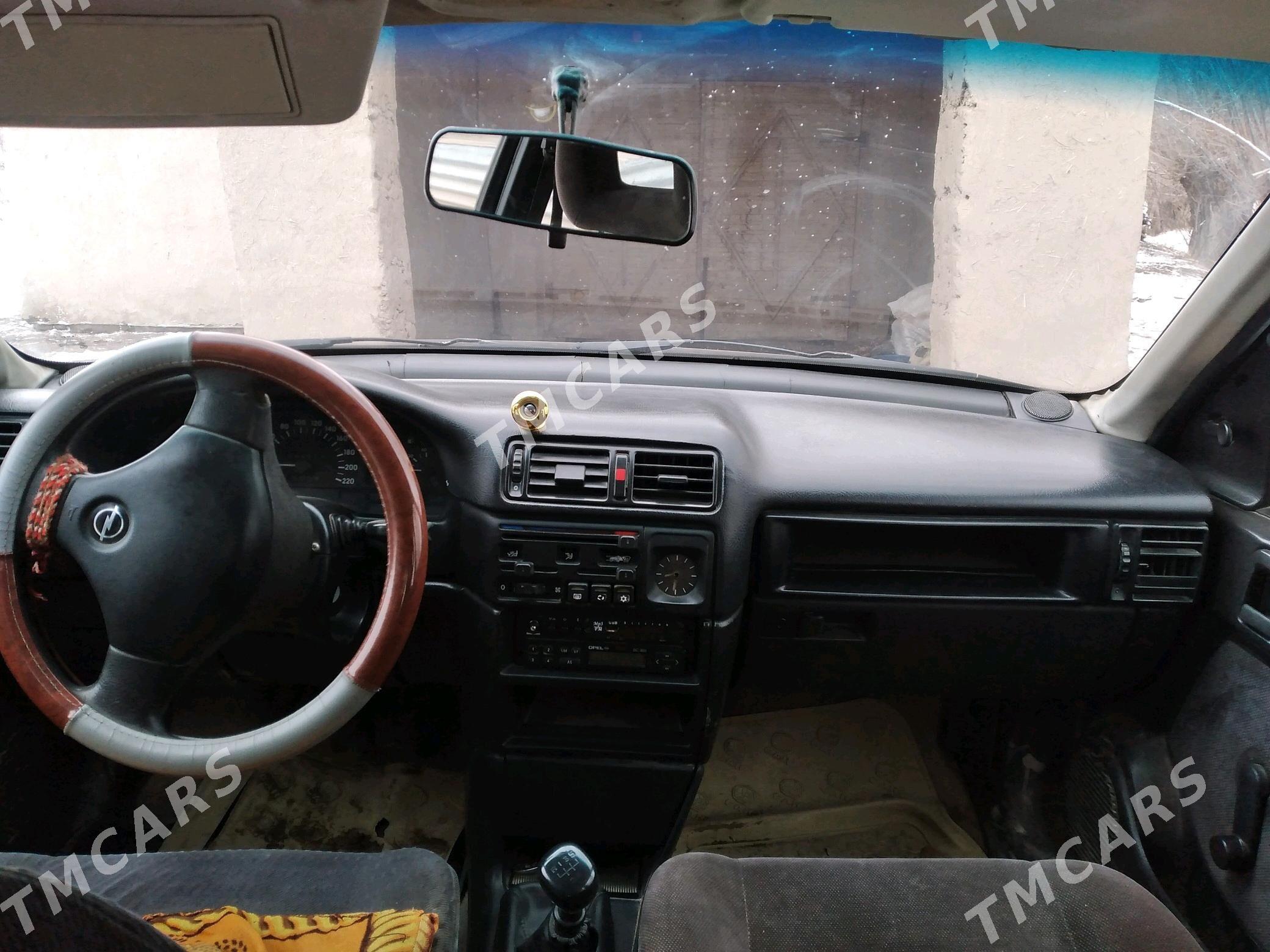 Opel Vectra 1992 - 35 000 TMT - Кёнеургенч - img 4