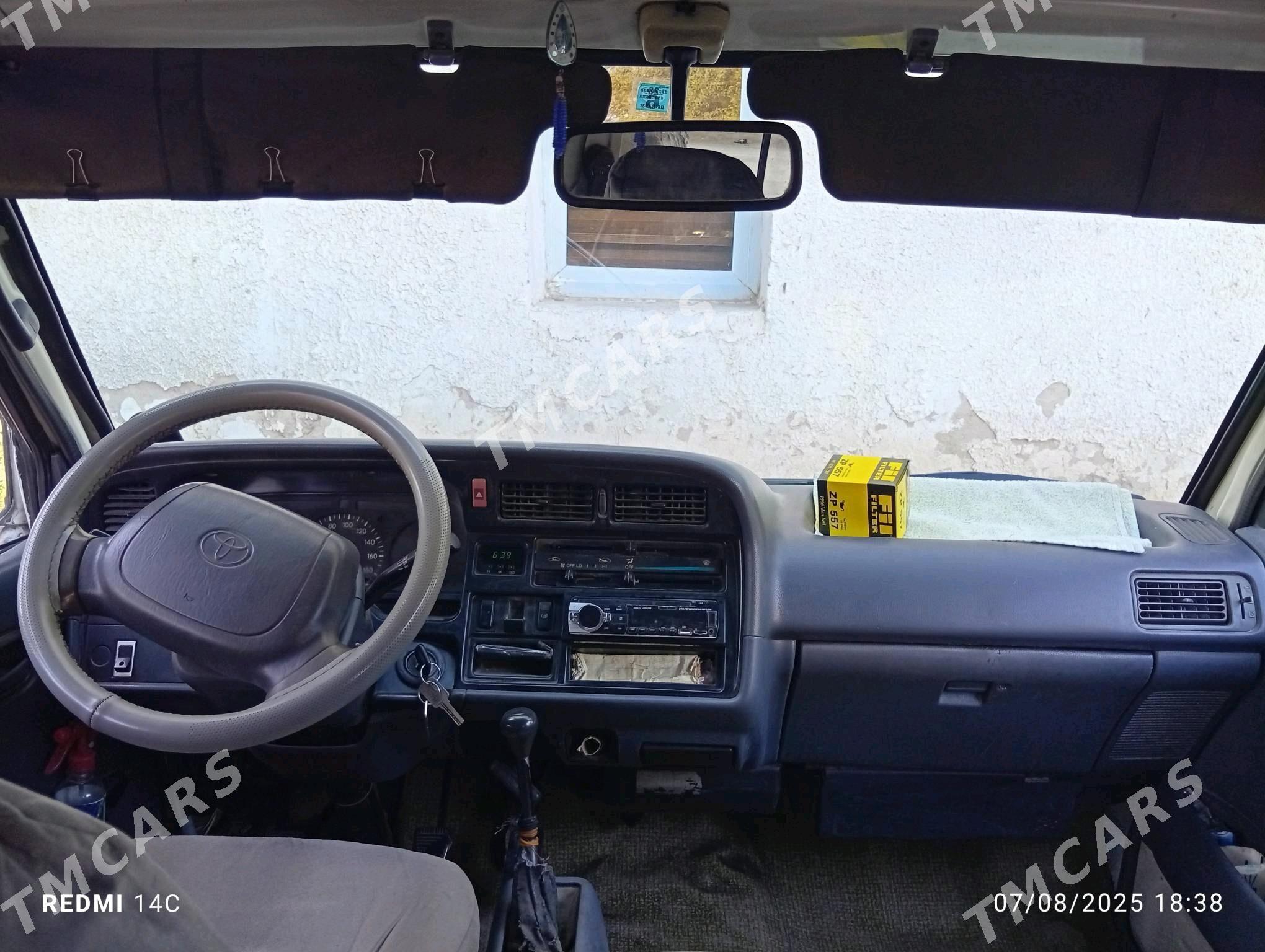 Toyota Hiace 2000 - 120 000 TMT - Hitrowka - img 4