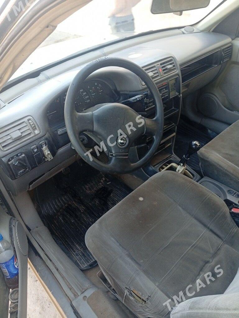 Opel Vectra 1991 - 32 000 TMT - Болдумсаз - img 3