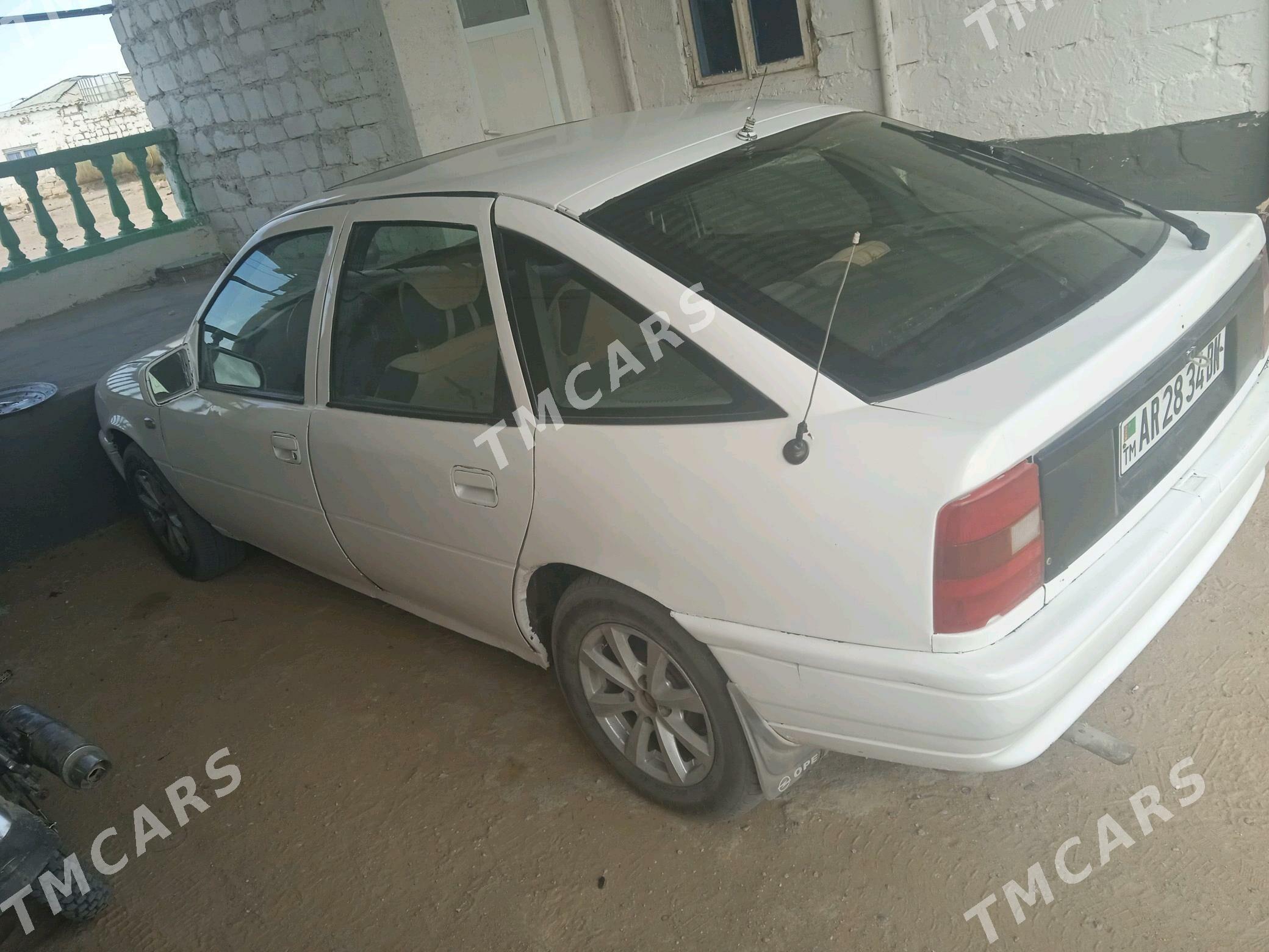 Opel Vectra 1991 - 26 000 TMT - Туркменбаши - img 3