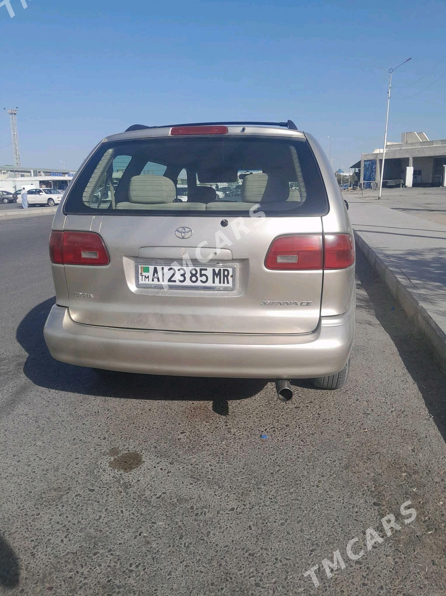 Toyota Sienna 2000 - 160 000 TMT - Тагтабазар - img 4