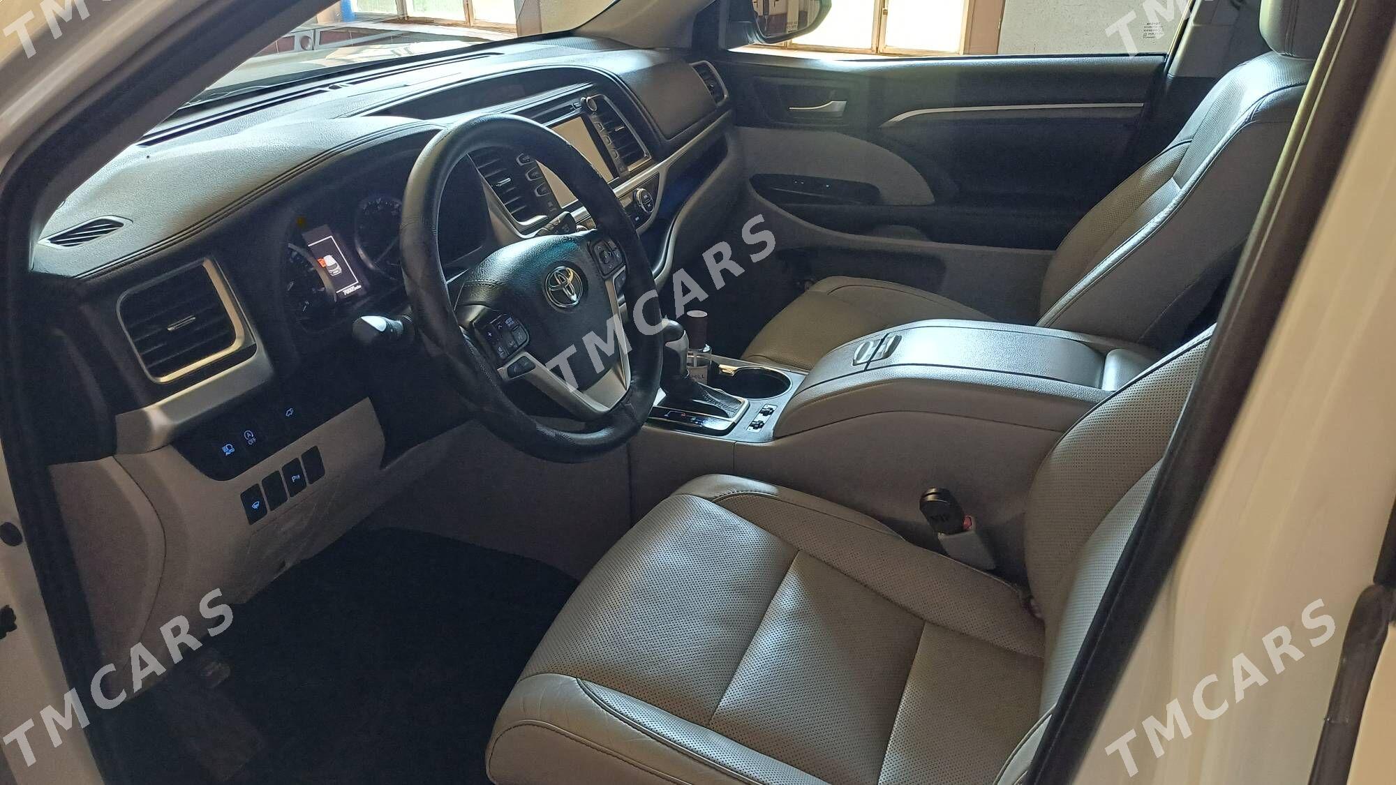Toyota Highlander 2019 - 520 000 TMT - Туркменабат - img 6