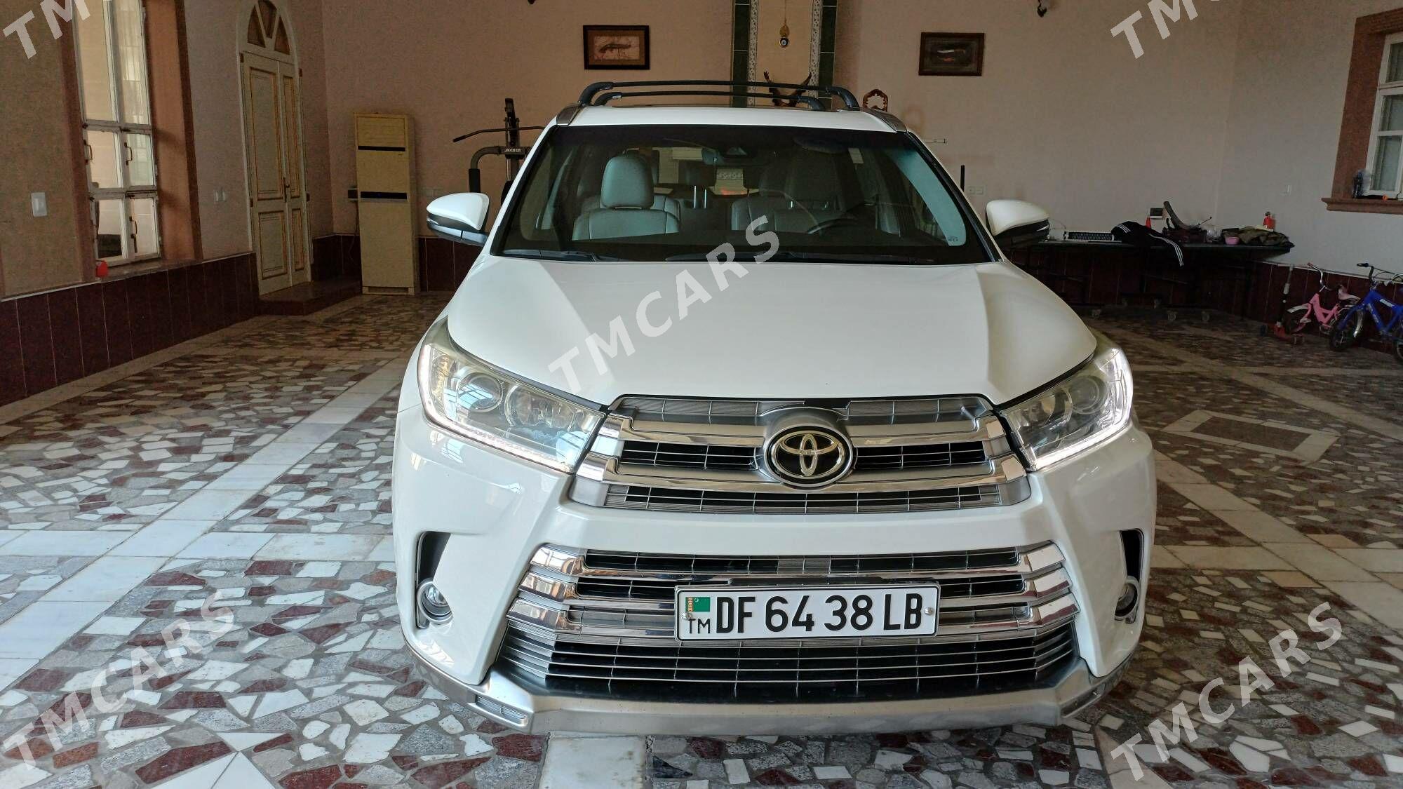 Toyota Highlander 2019 - 520 000 TMT - Туркменабат - img 4