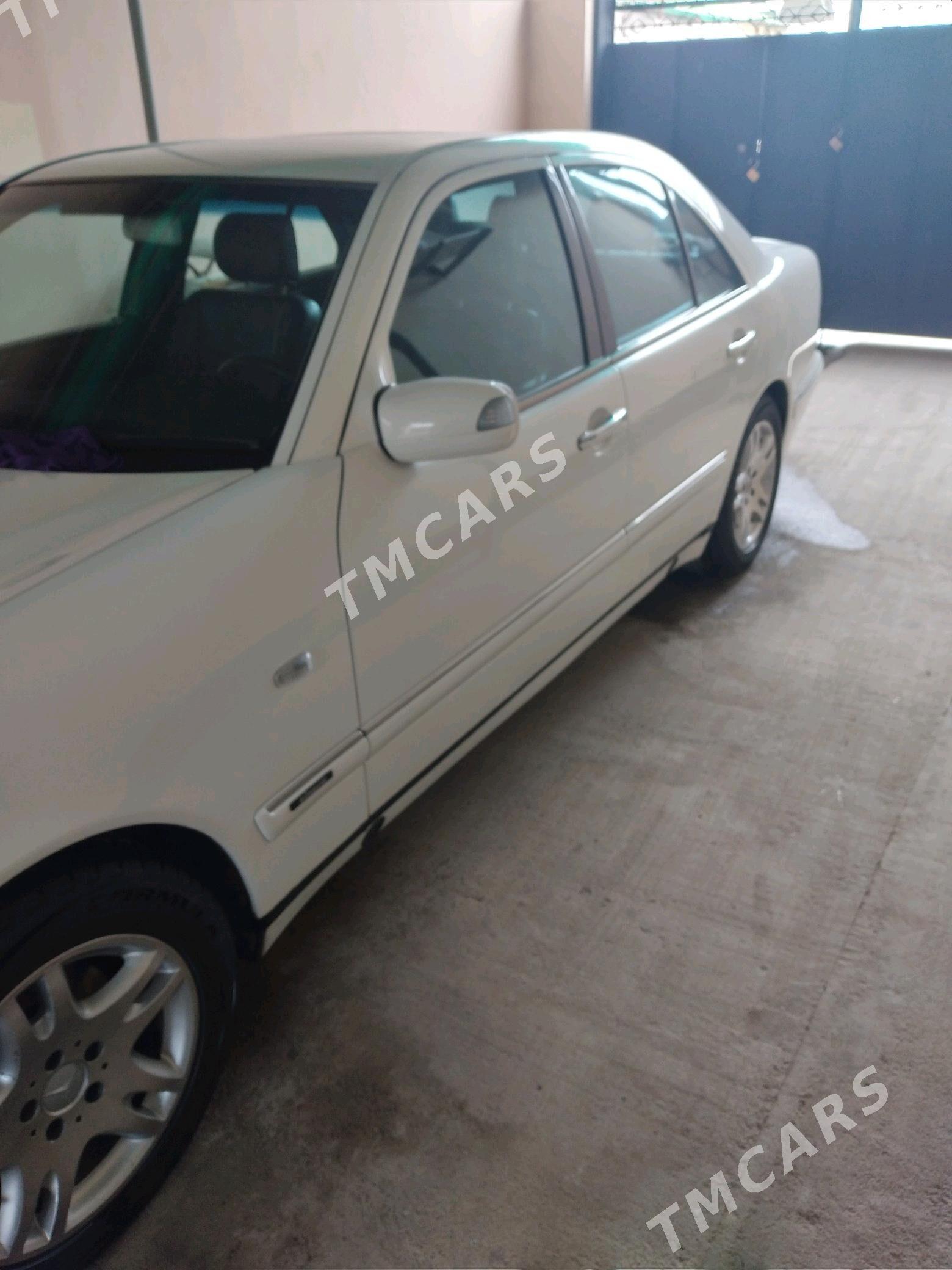 Mercedes-Benz E320 1999 - 110 000 TMT - Чоганлы - img 2
