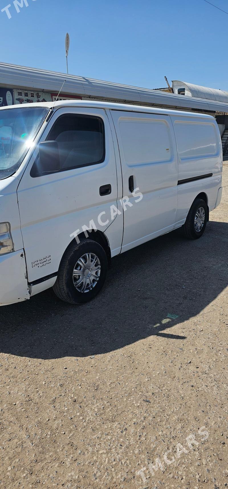 Nissan Urvan 2006 - 100 000 TMT - Сакарчага - img 2