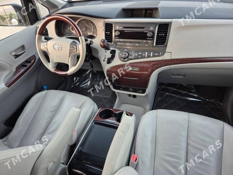 Toyota Sienna 2011 - 317 000 TMT - Гызыларбат - img 5