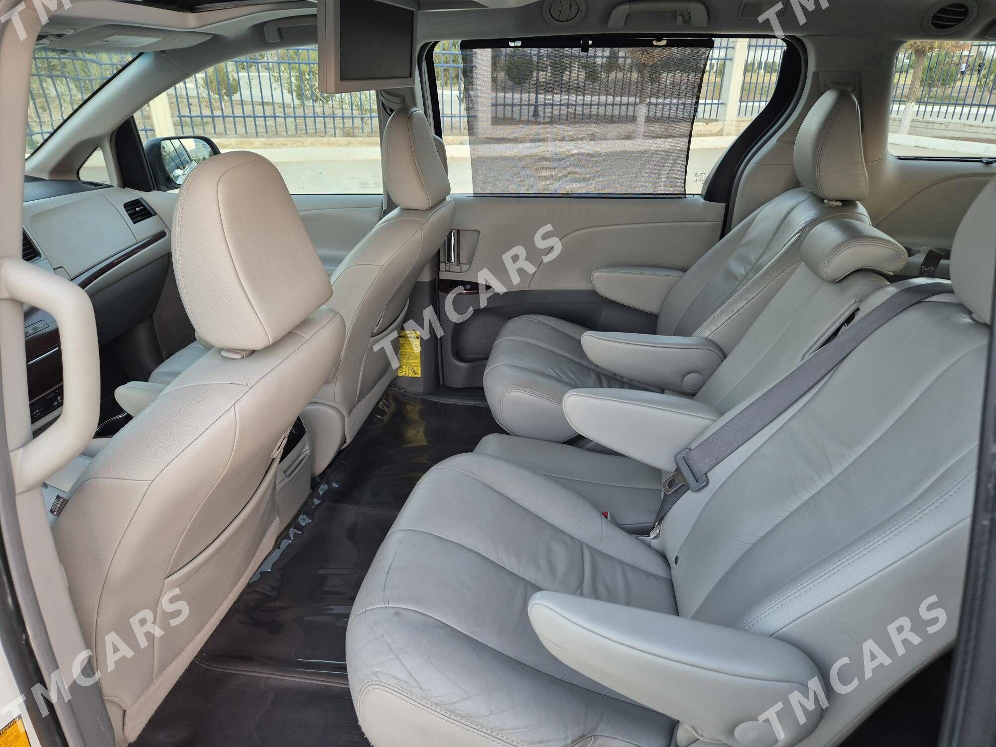 Toyota Sienna 2011 - 317 000 TMT - Гызыларбат - img 2