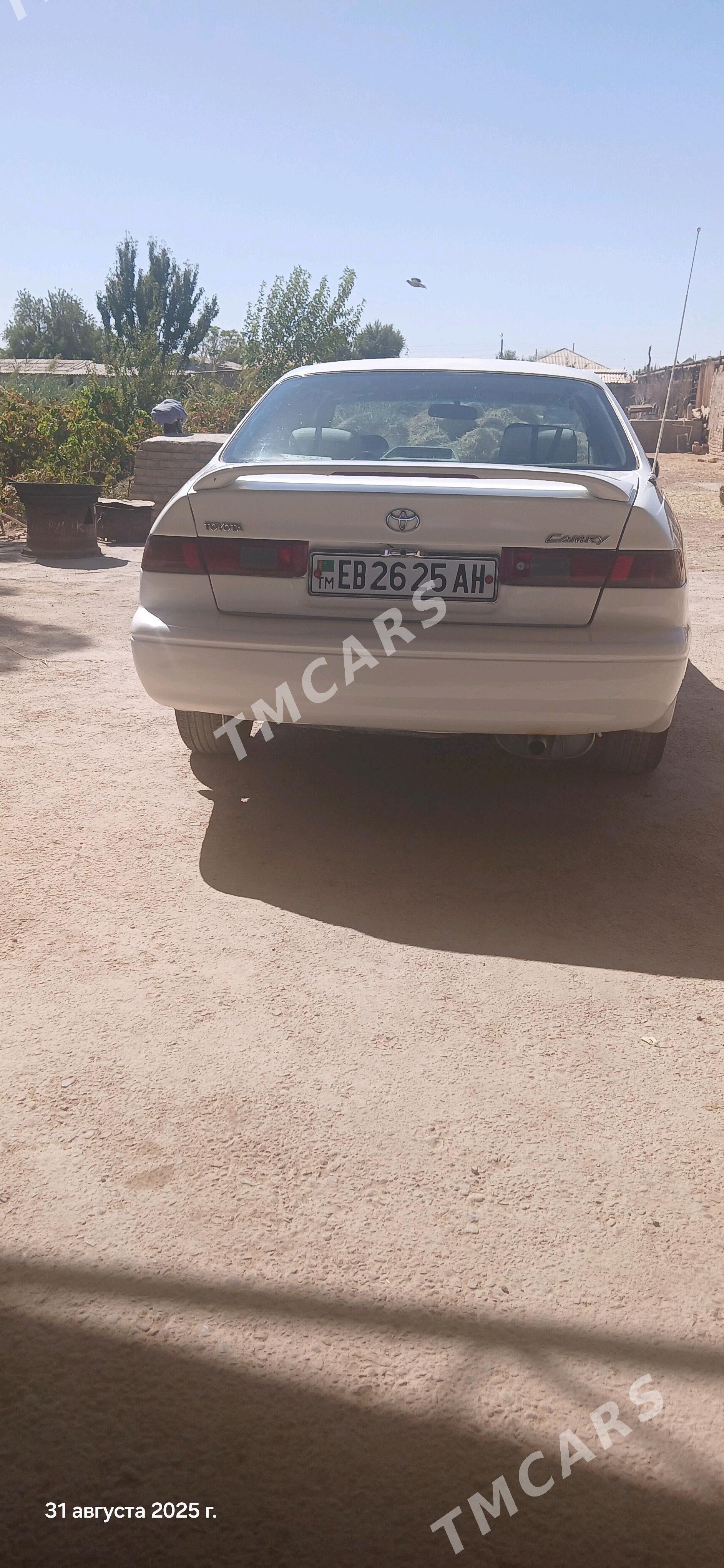 Toyota Camry 1999 - 126 000 TMT - Теджен - img 3