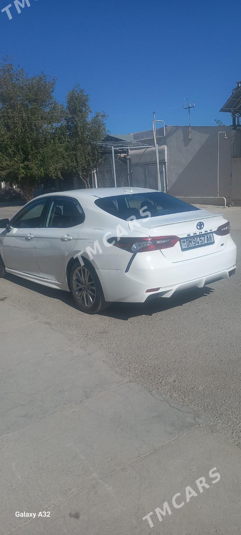 Toyota Camry 2021 - 285 000 TMT - Aşgabat - img 2