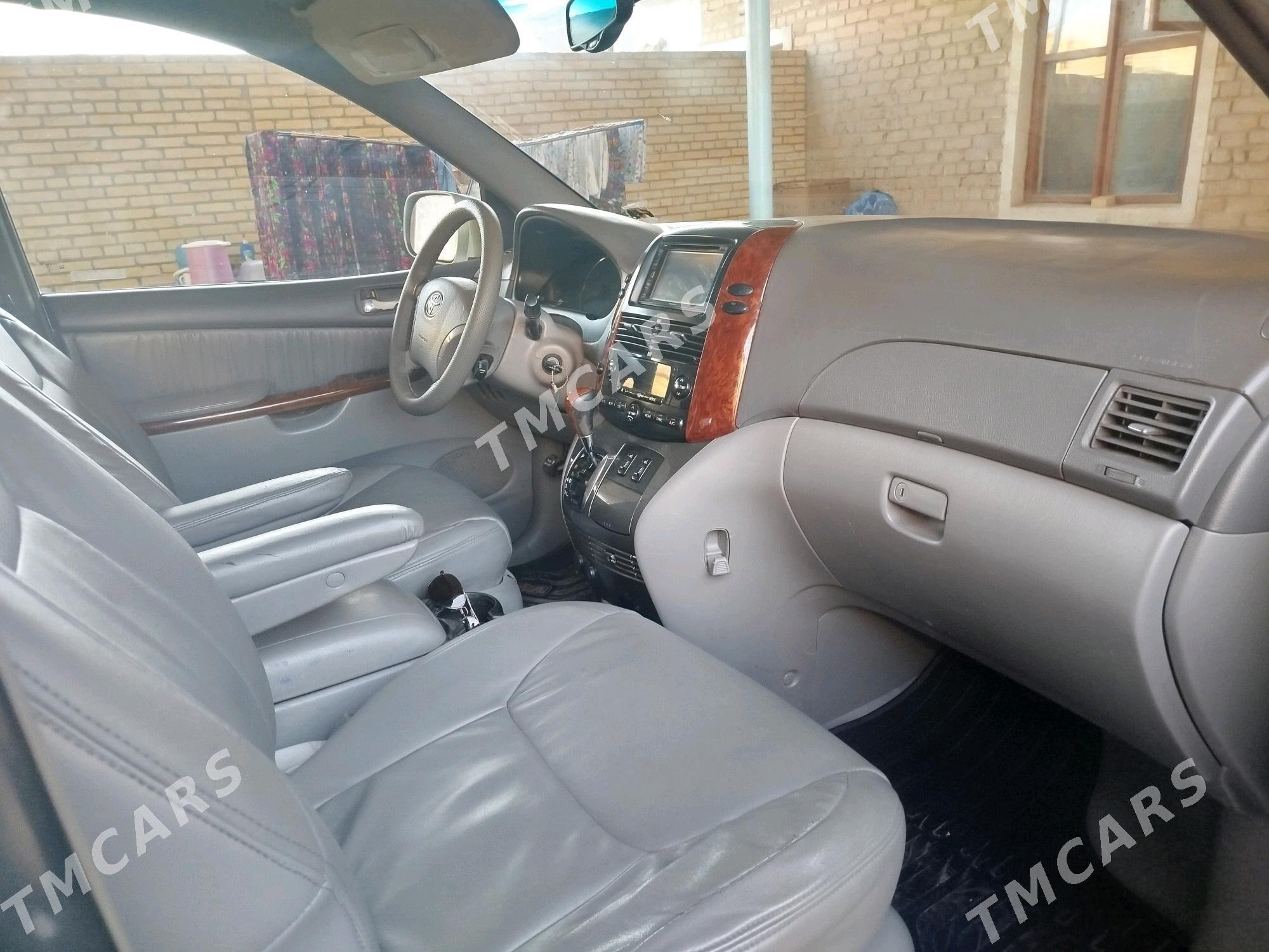 Toyota Sienna 2004 - 272 000 TMT - Дянев - img 10