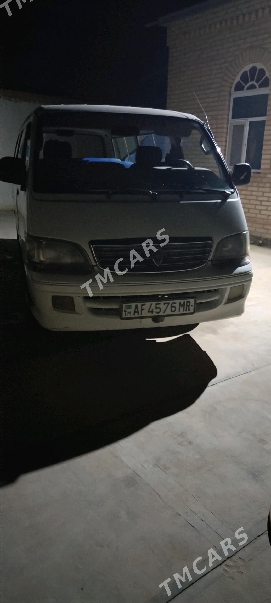 Toyota Hiace 2008 - 120 000 TMT - Мары - img 1