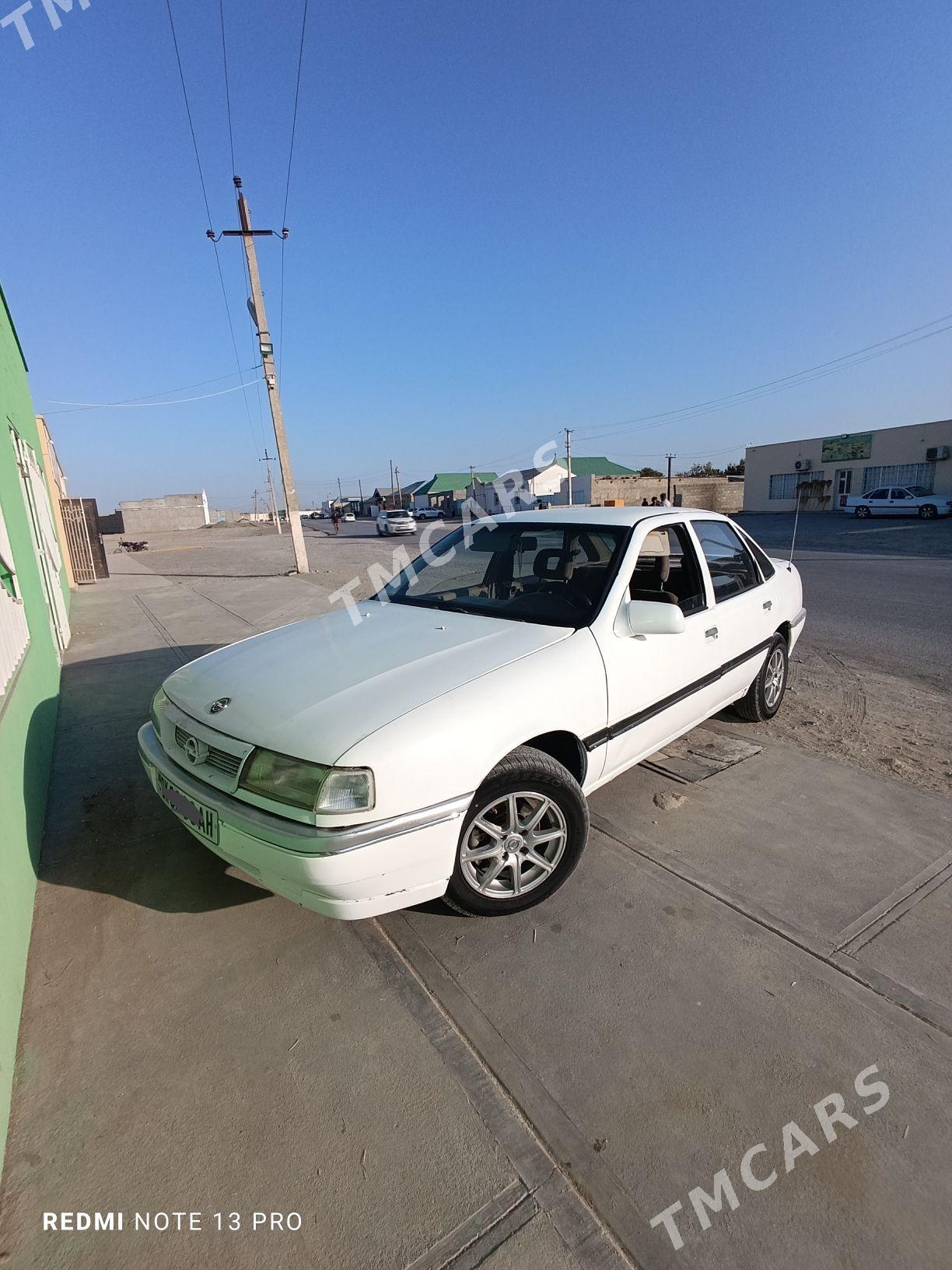 Opel Vectra 1990 - 35 000 TMT - Бахарден - img 4