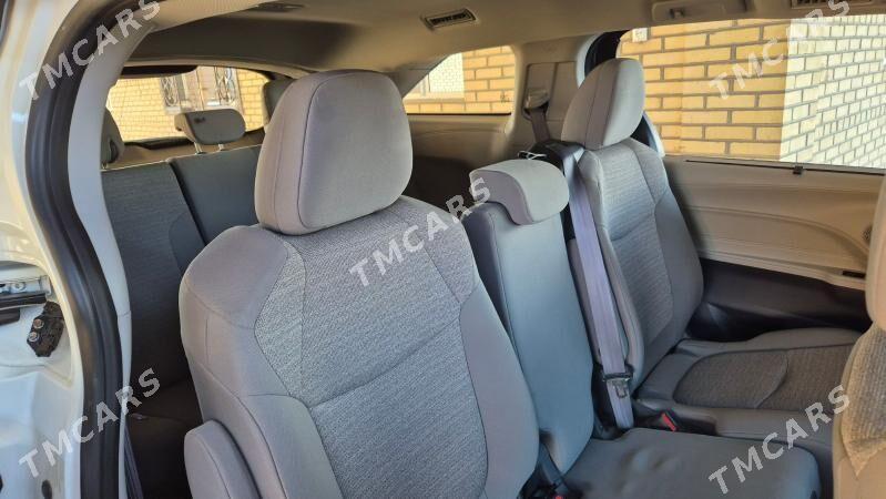 Toyota Sienna 2021 - 480 000 TMT - Мары - img 9