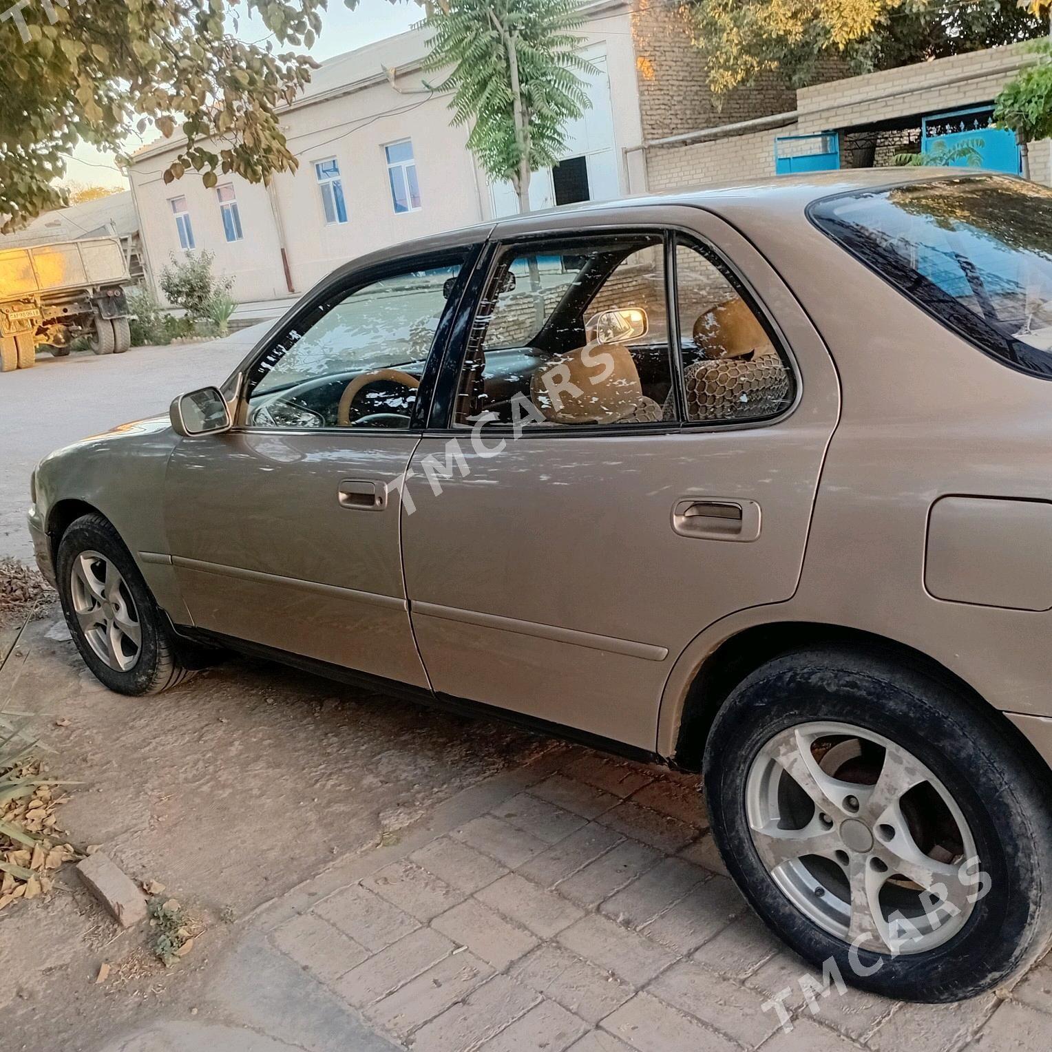 Toyota Camry 1993 - 80 000 TMT - Halaç - img 2