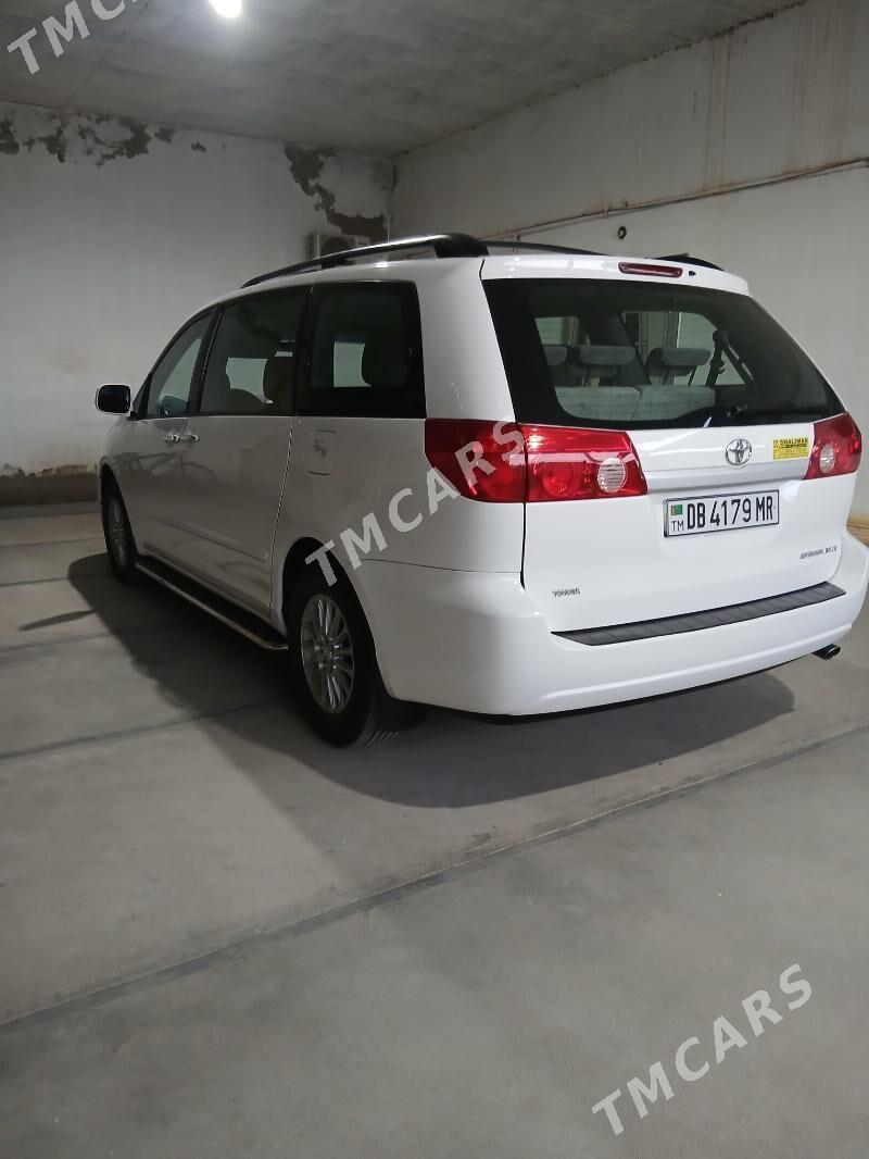 Toyota Sienna 2009 - 250 000 TMT - Байрамали - img 4