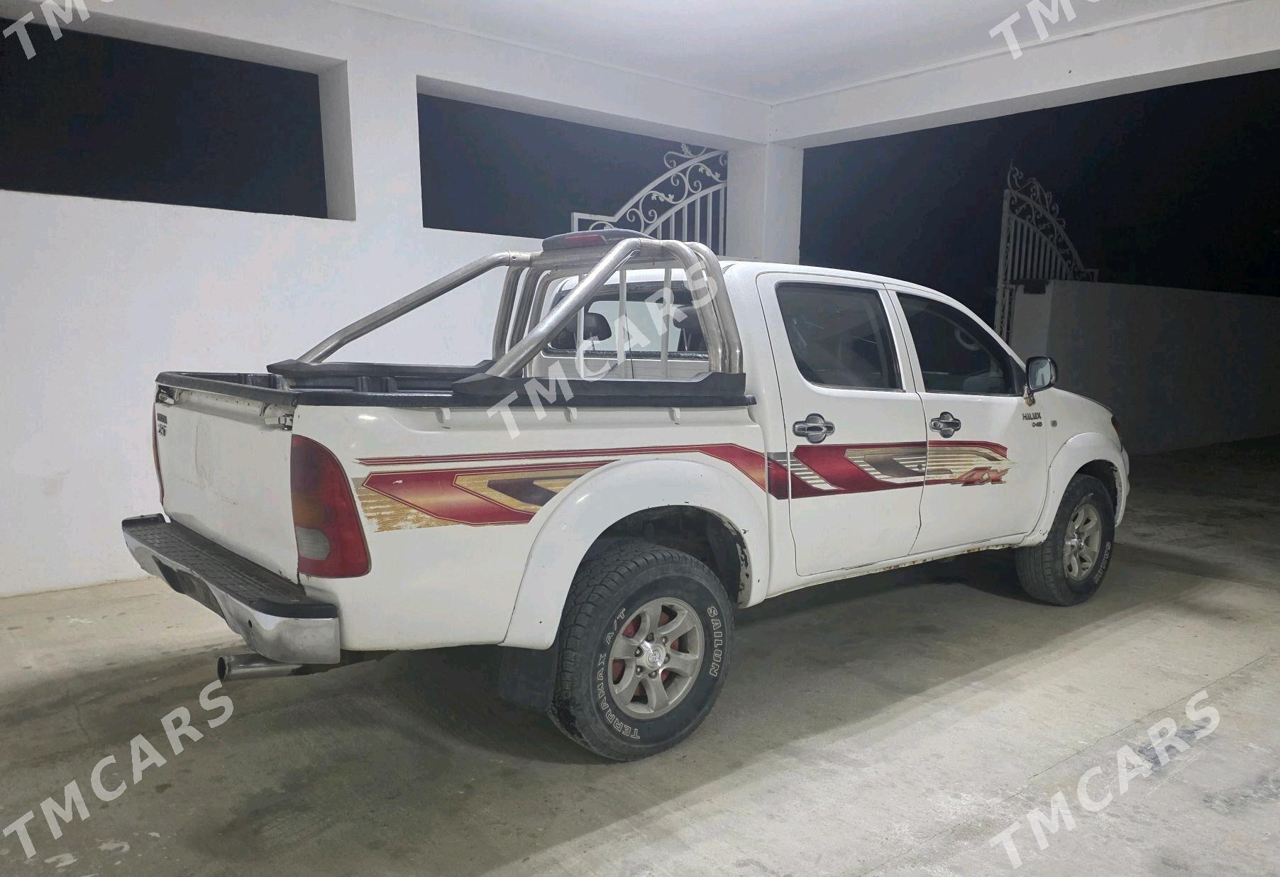 Toyota Hilux 2006 - 140 000 TMT - Гумдаг - img 2