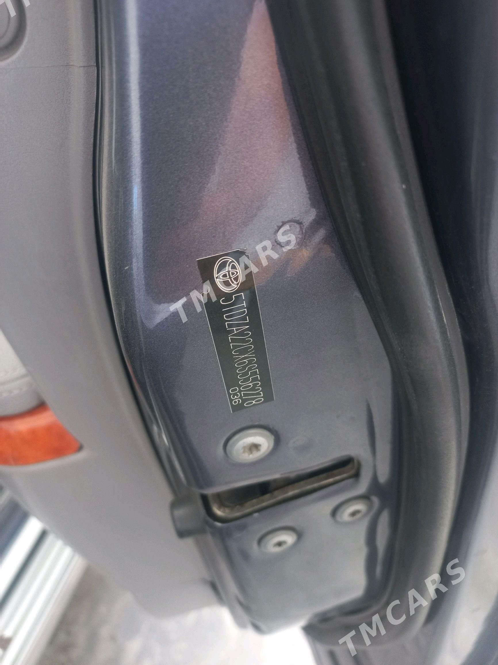 Toyota Sienna 2006 - 240 000 TMT - Darganata - img 8