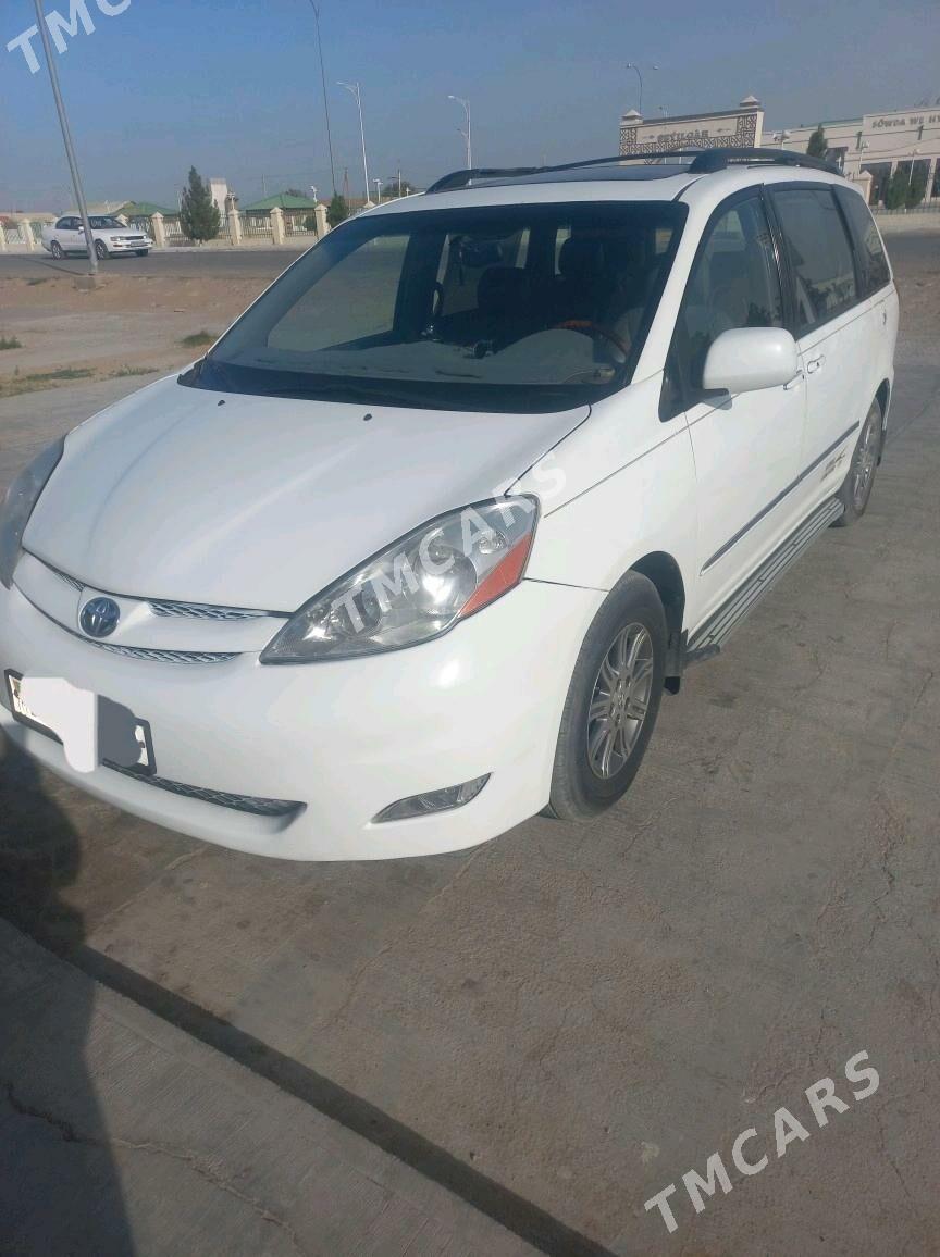 Toyota Sienna 2006 - 240 000 TMT - Darganata - img 2