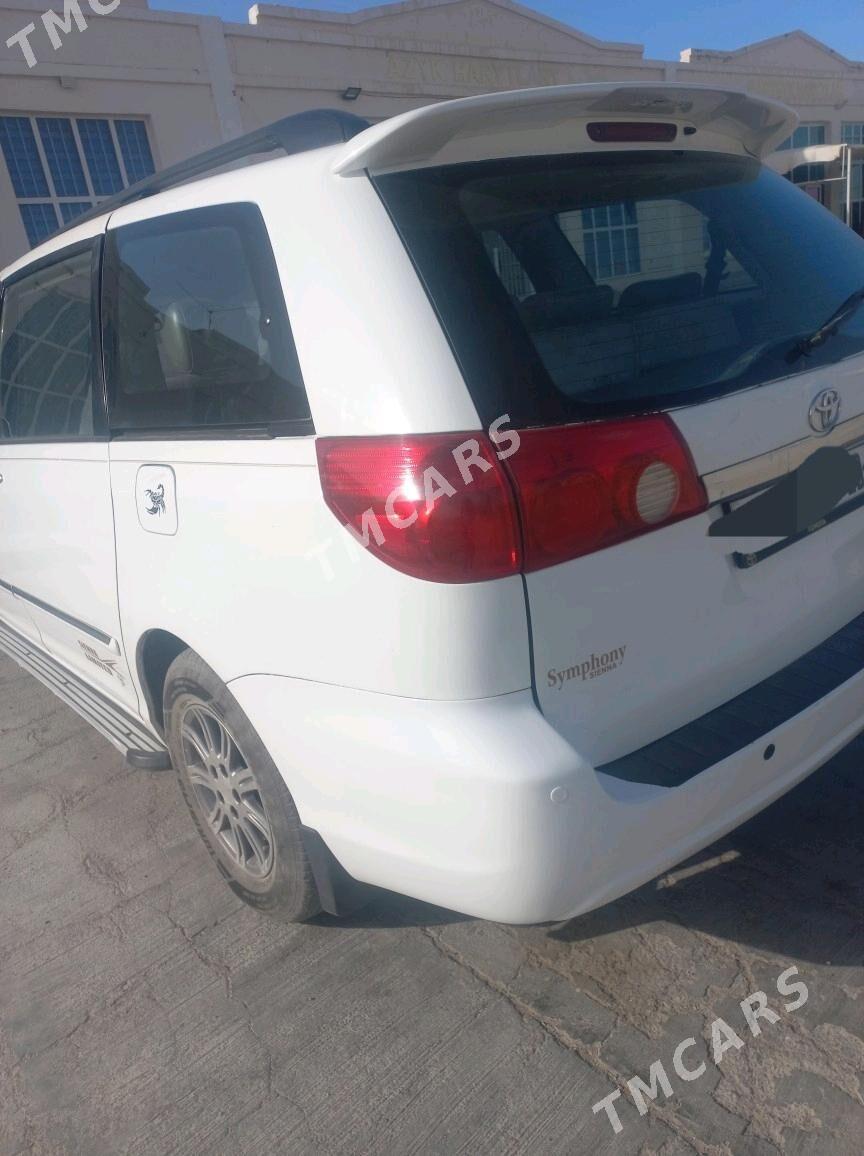 Toyota Sienna 2006 - 240 000 TMT - Darganata - img 3