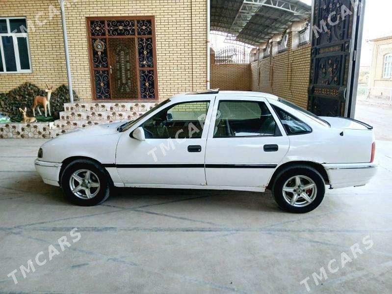 Opel Vectra 1992 - 26 000 TMT - Мары - img 3