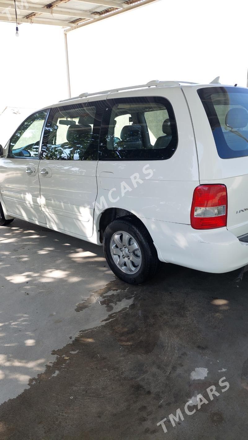 Kia Sedona 2003 - 90 000 TMT - Бахарден - img 5