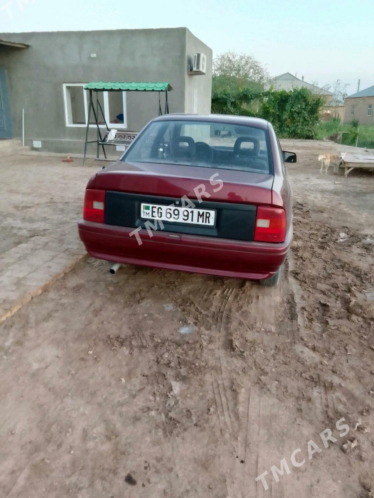 Opel Vectra 1993 - 40 000 TMT - Wekilbazar - img 4