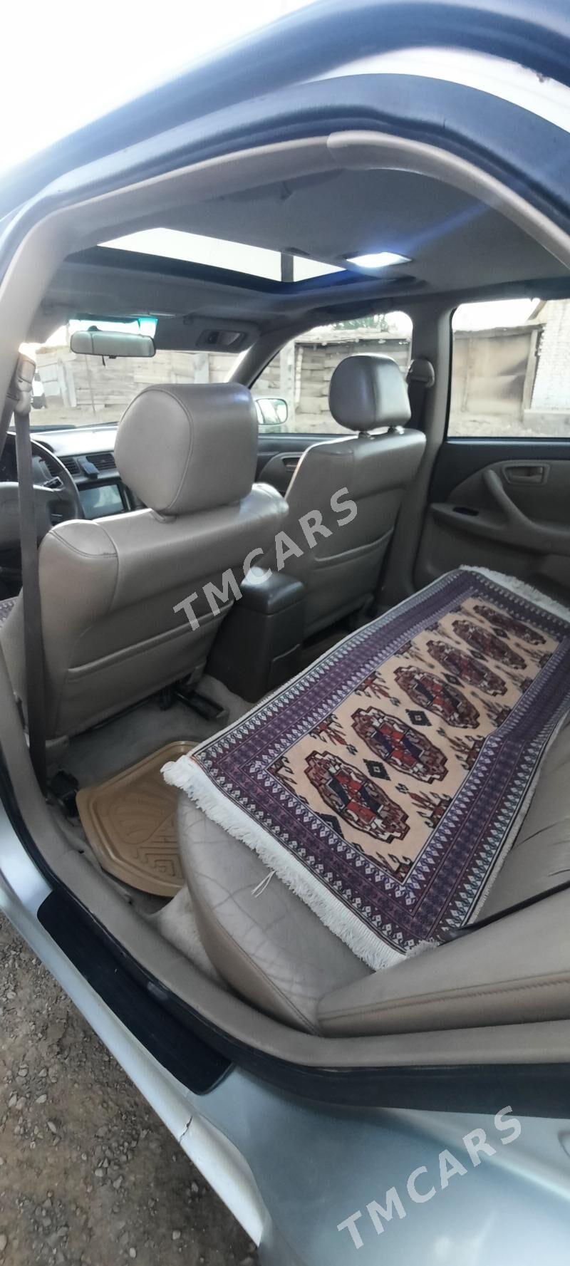 Toyota Camry 2001 - 140 000 TMT - Байрамали - img 3
