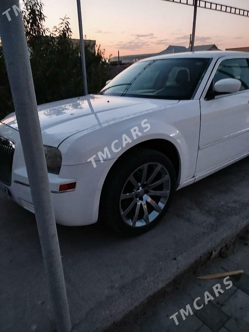Chrysler 300C 2010 - 110 000 TMT - Мары - img 5