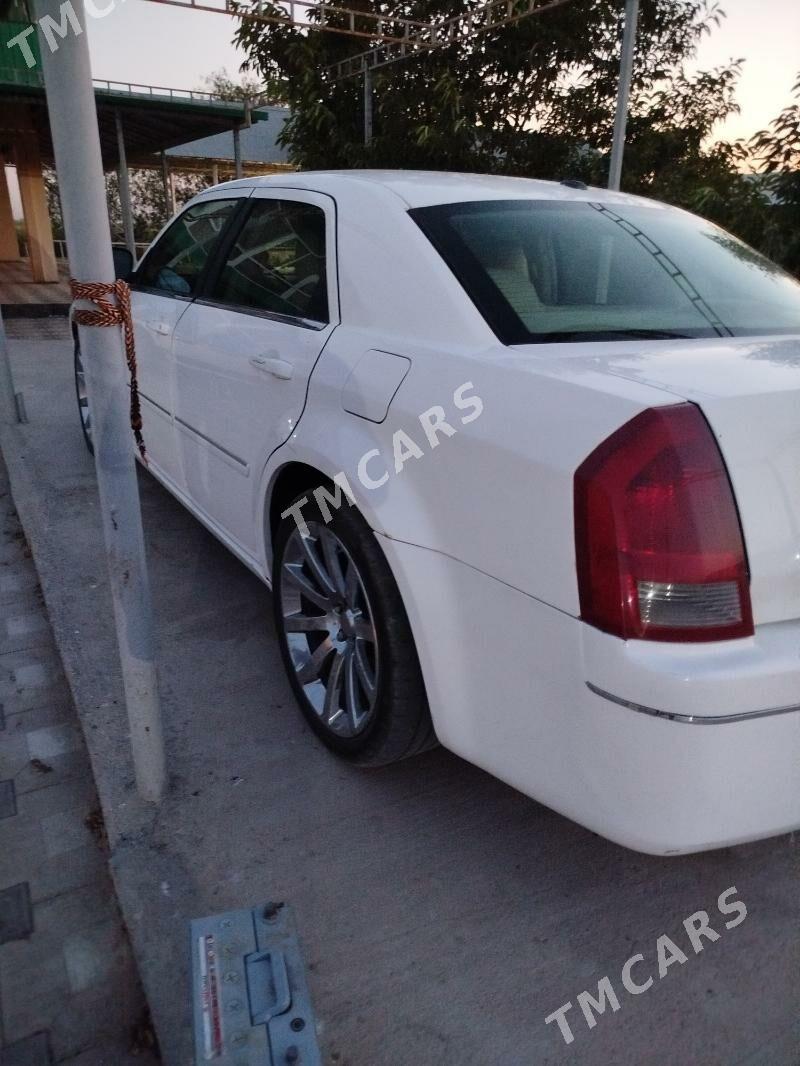 Chrysler 300C 2010 - 110 000 TMT - Мары - img 3