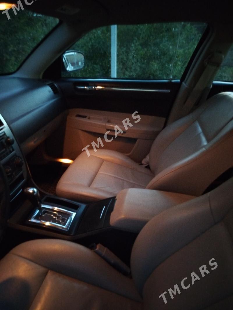 Chrysler 300C 2010 - 110 000 TMT - Мары - img 9