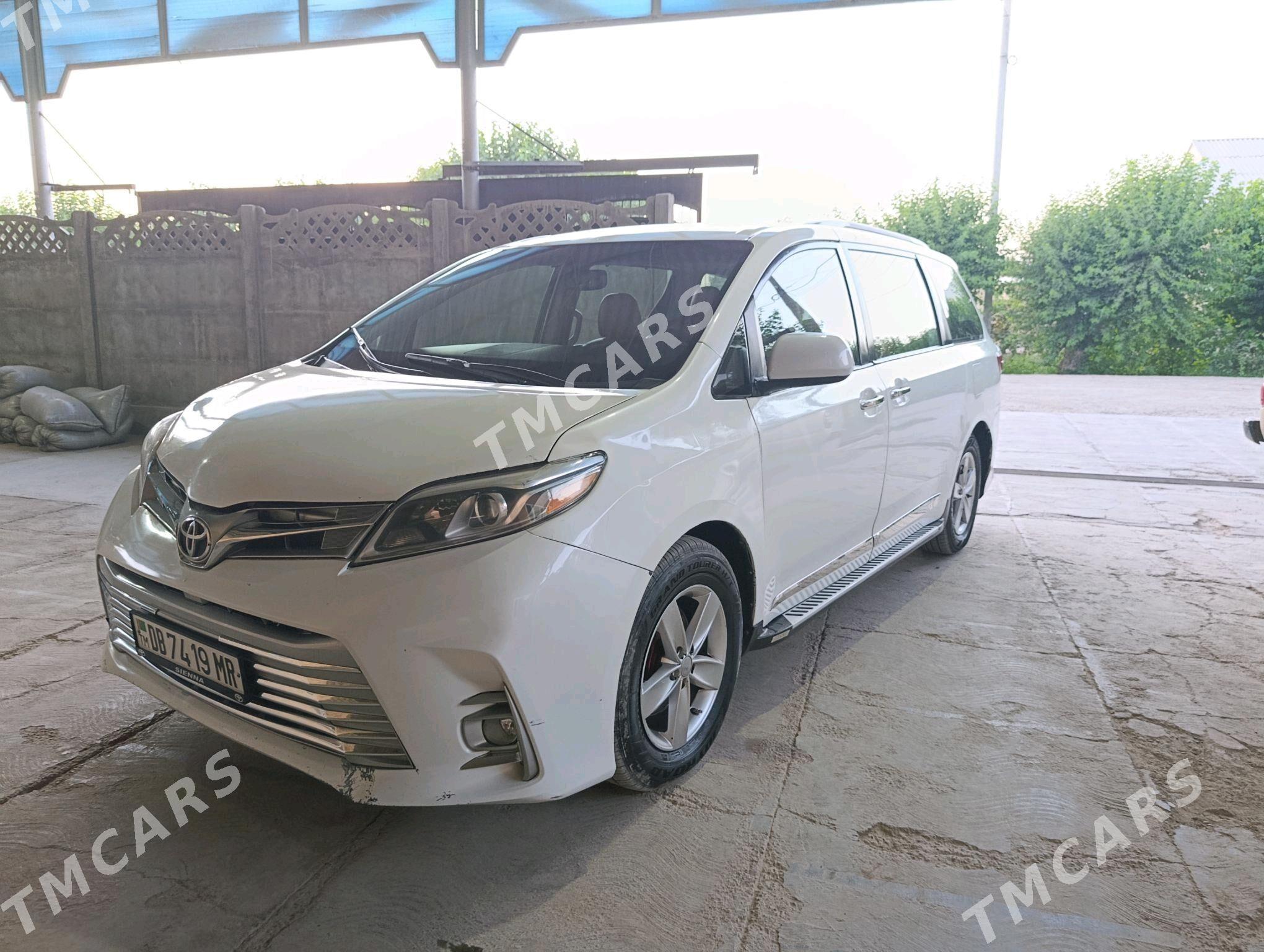 Toyota Sienna 2011 - 265 000 TMT - Türkmengala - img 8