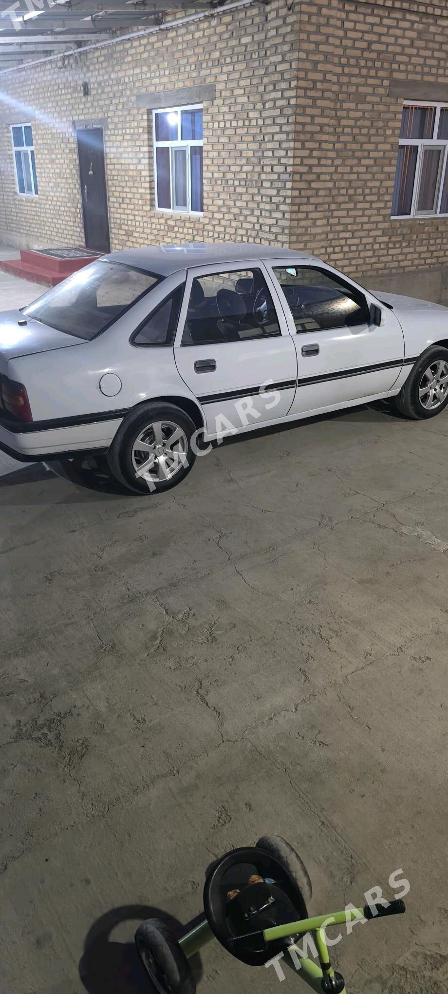 Opel Vectra 1991 - 31 000 TMT - Бахарден - img 2