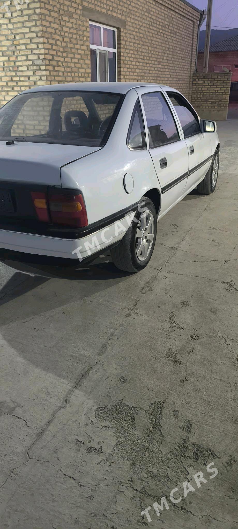 Opel Vectra 1991 - 31 000 TMT - Бахарден - img 8